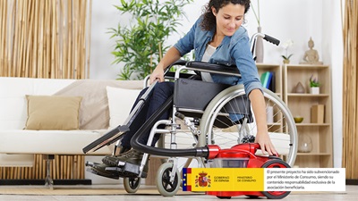 electrodomesticos accesibles - uso de aspiradores por personas con discapacidad y logo Ministerio de Consumo
