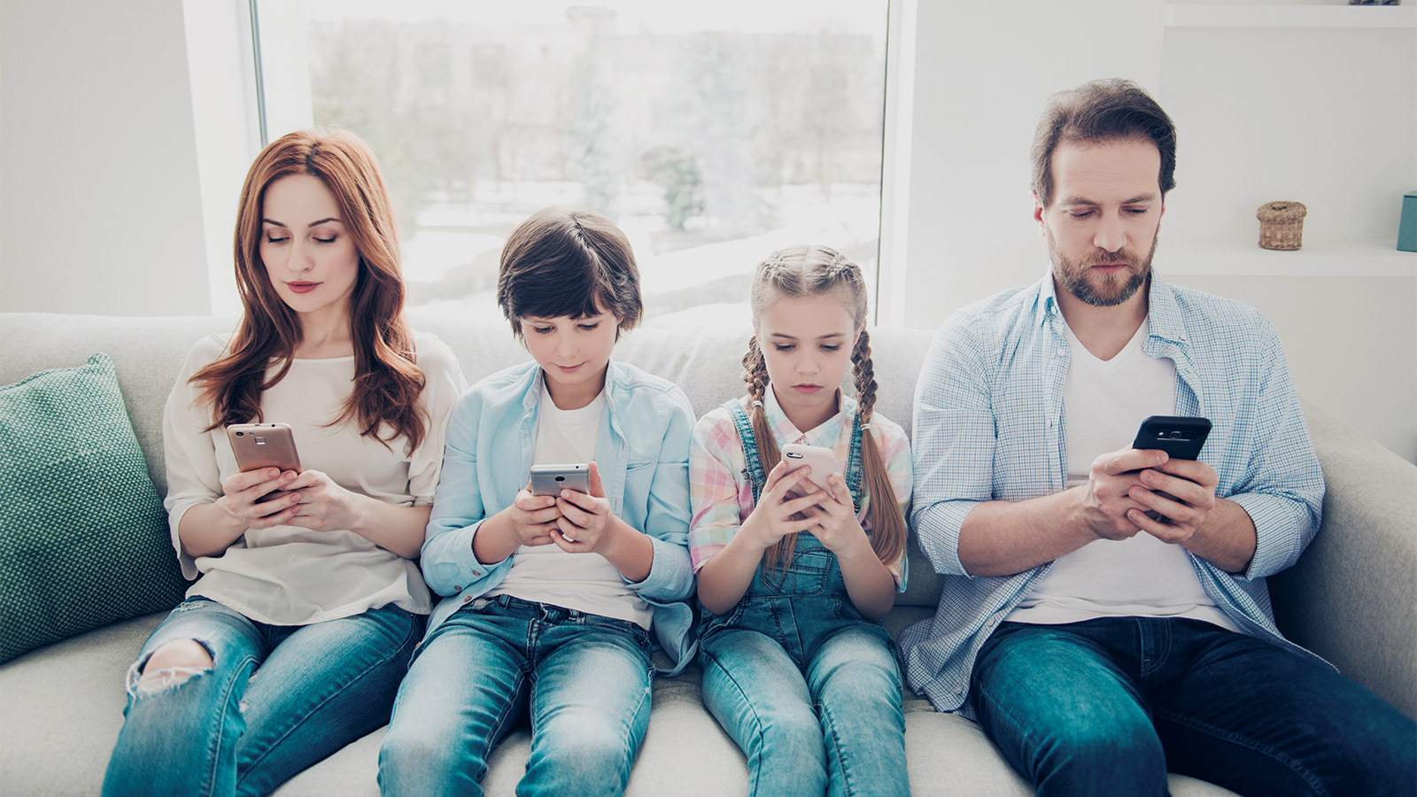 familia adicta al móvil
